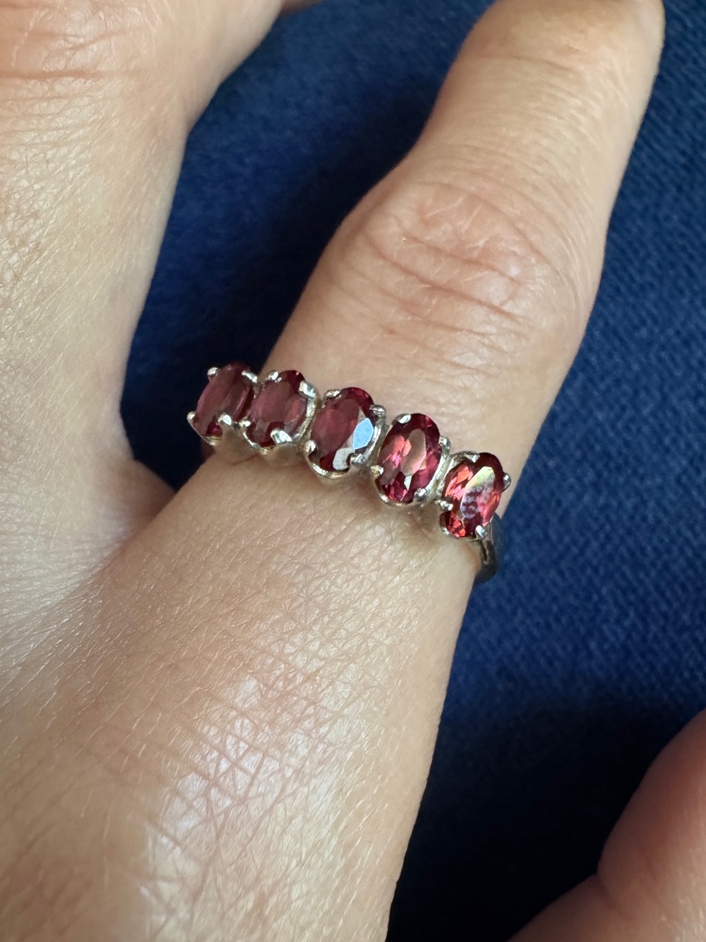 Stunning  925 Sterling Silver 5‎ stones Garnet
Ring size 7 3/4